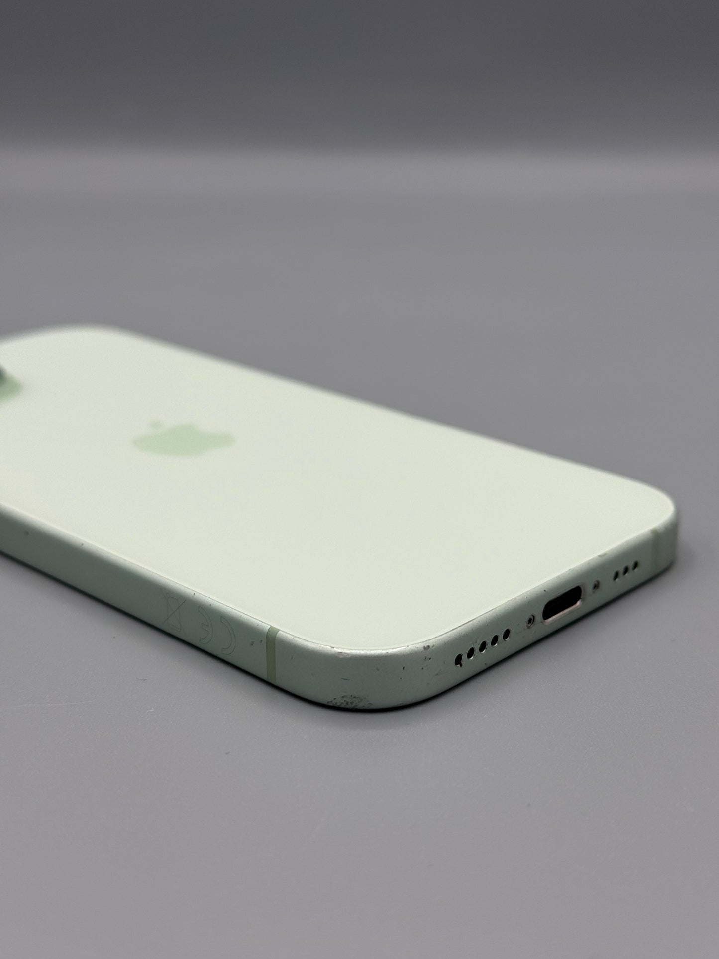 iPhone 15, 128 GB, Baterie 100%, Verde