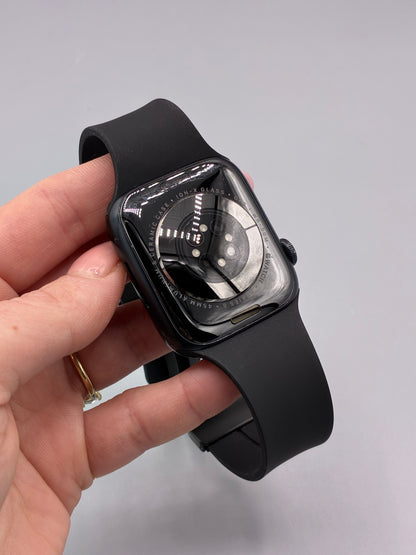 Apple Watch 8 (2022), GPS, 45 MM, Baterie 100%, Midnight