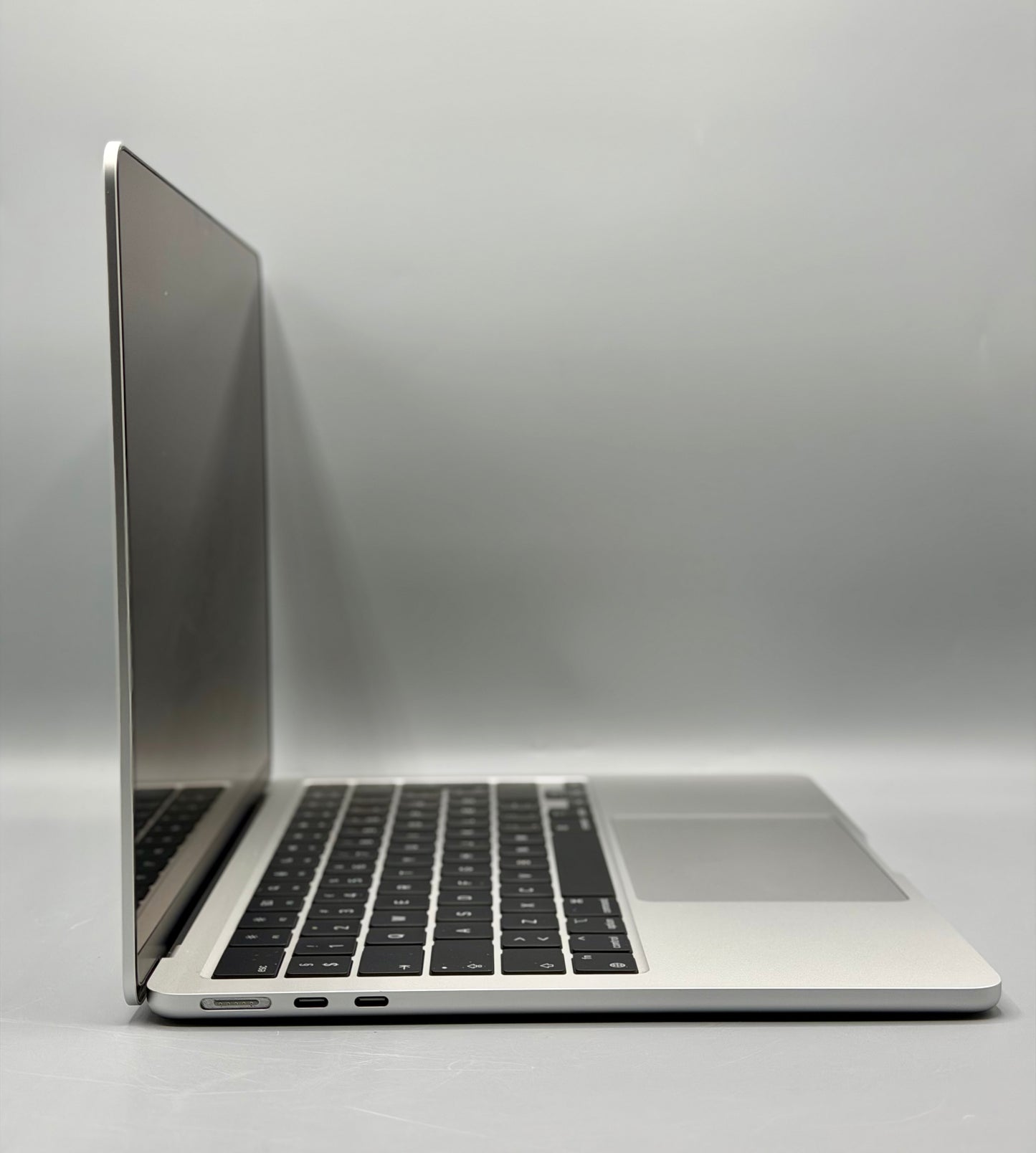 MacBook Air 13" ,256 GB, 16 GB RAM, Procesor M3 , Silver , Baterie 86% , 505 Cicluri