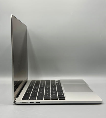 MacBook Air 13" ,256 GB, 16 GB RAM, Procesor M3 , Silver , Baterie 86% , 505 Cicluri