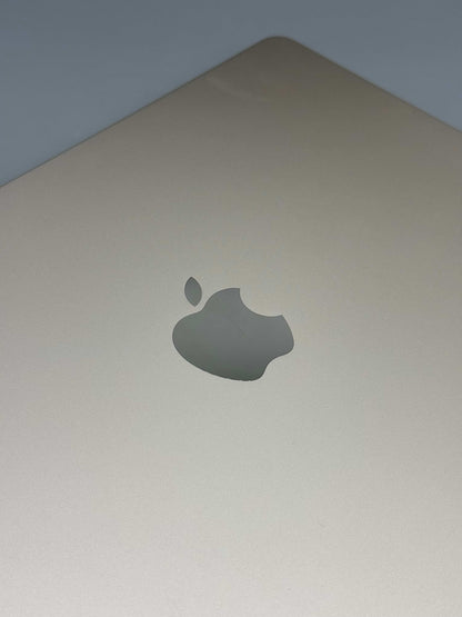 Macbook Air 13,3" | Procesor M2 | 8 GB RAM | 250 GB SSD | 28 Cicluri