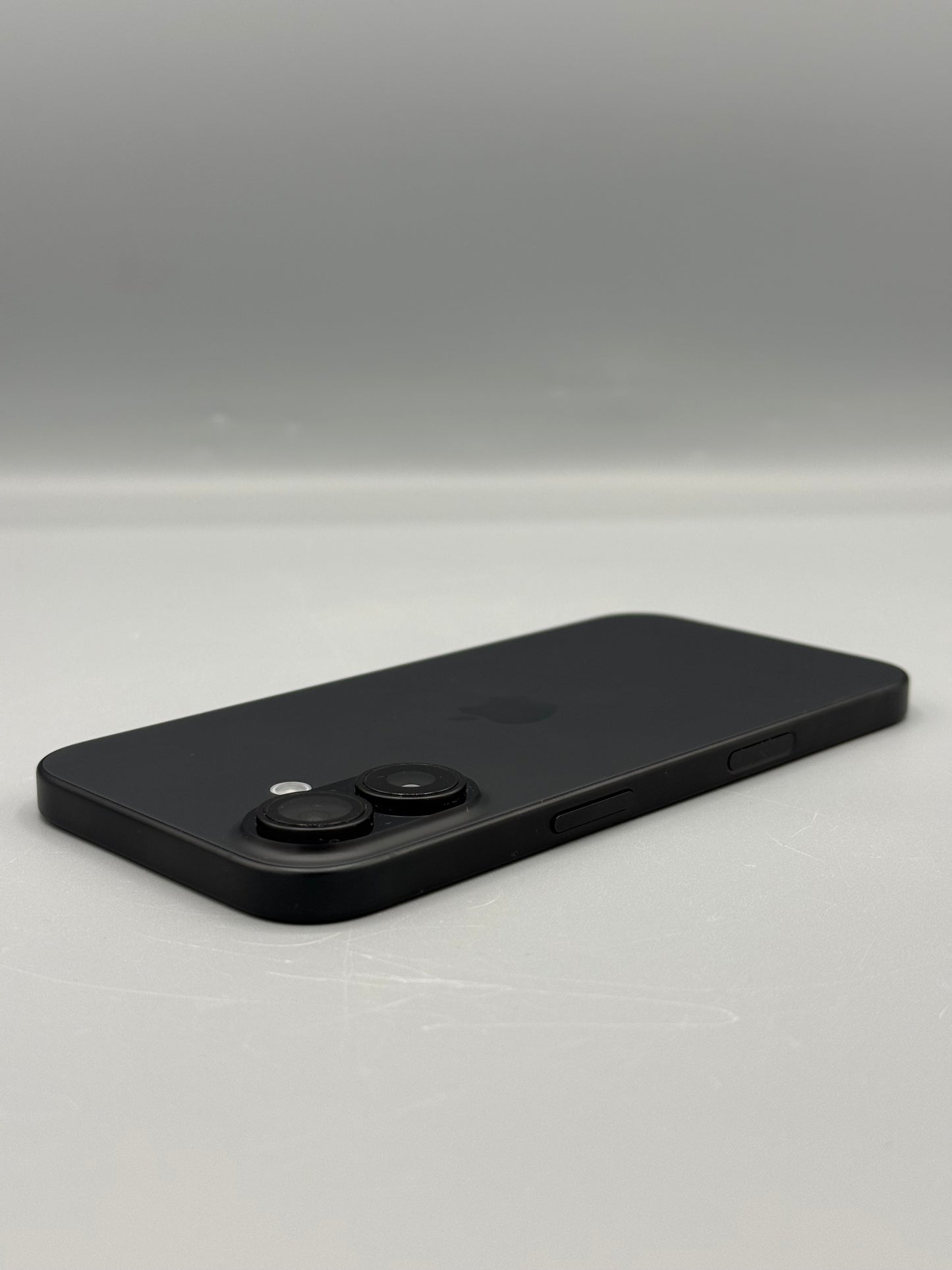 iPhone 16 | 128 GB | Baterie 100% | 66 Cicluri | Negru