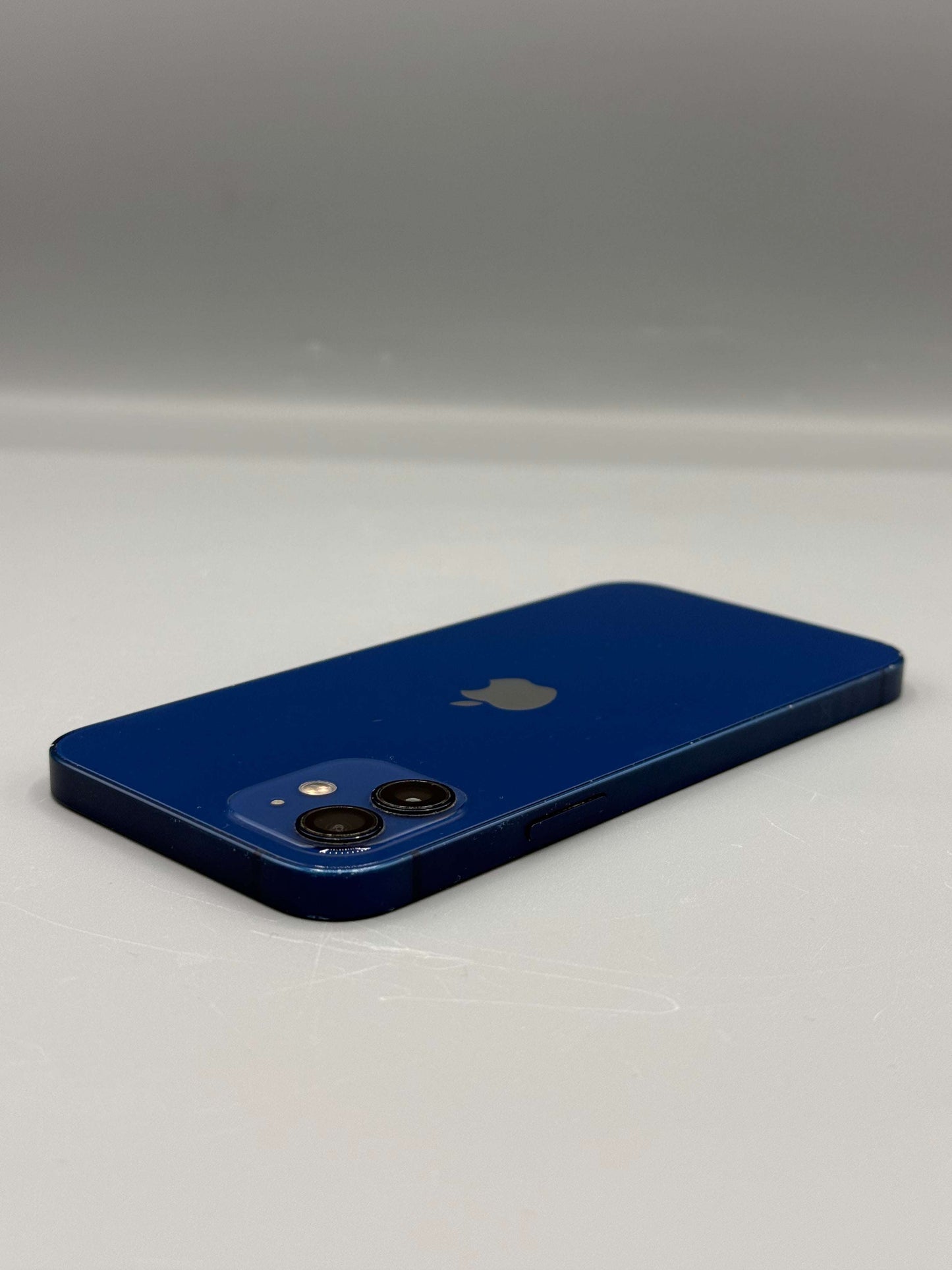 iPhone 12, 64 GB, Baterie 88%, Blue