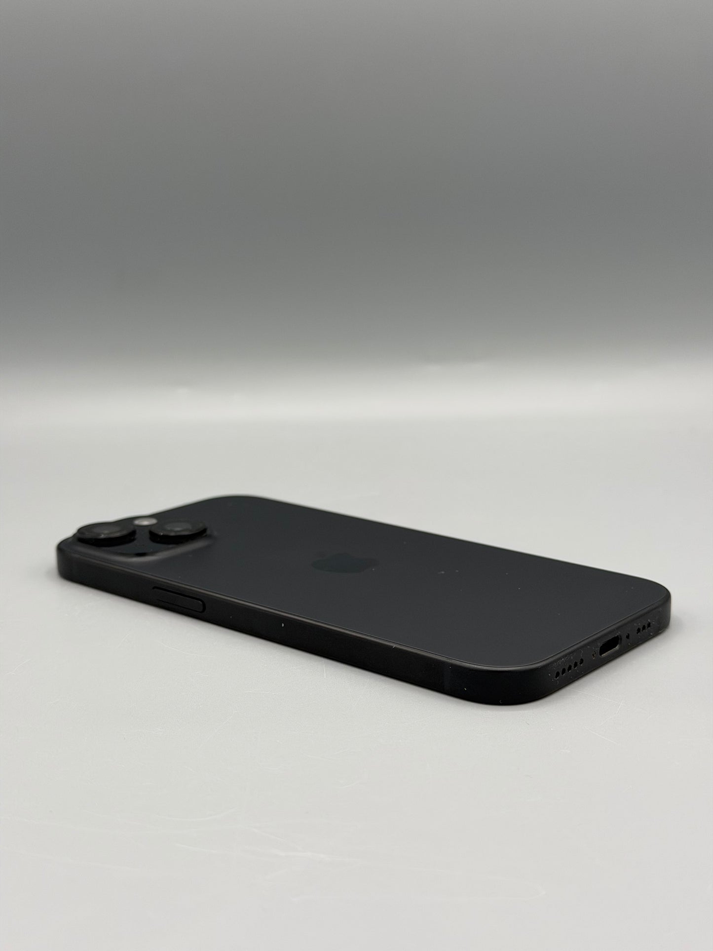 iPhone 15, 128 GB, Baterie 94%, 262 Cicluri,  Negru