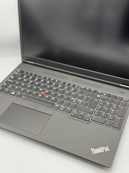 Laptop Lenovo ThinkPad P16v Gen 2 | Intel Core Ultra 7 | 1 TB SSD | 32 GB RAM | Nvidia RTX A1000 6GB | An 2024 | Second-Hand