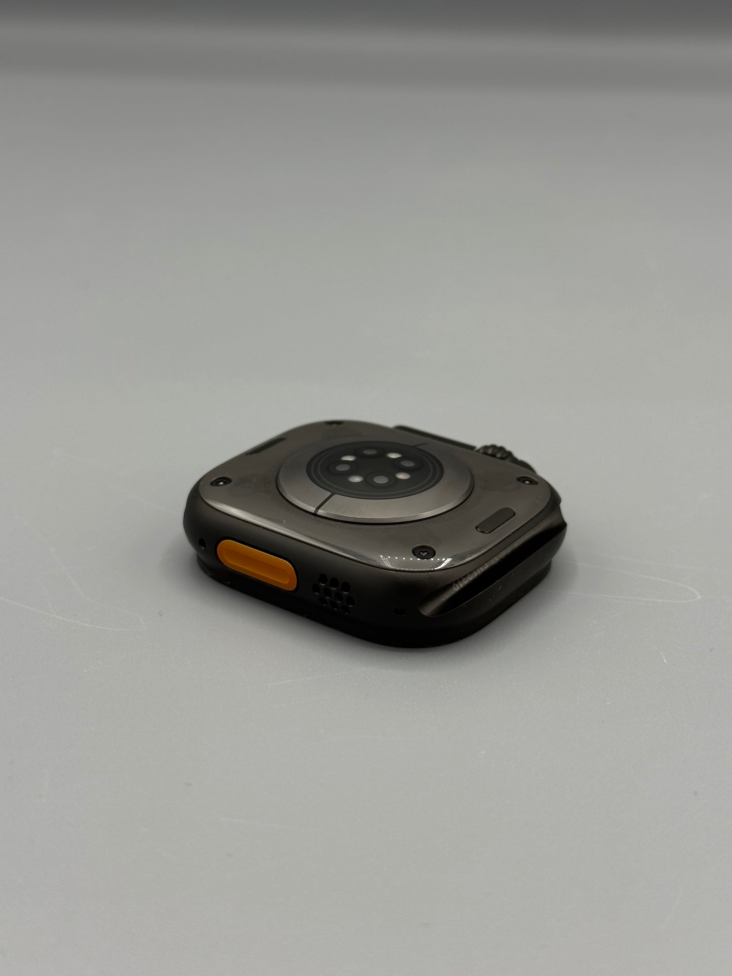 RESIGILAT: Apple Watch Ultra 3, GPS + Cellular, Carcasa Black Titanium 49mm, Black Alpine Loop - Large