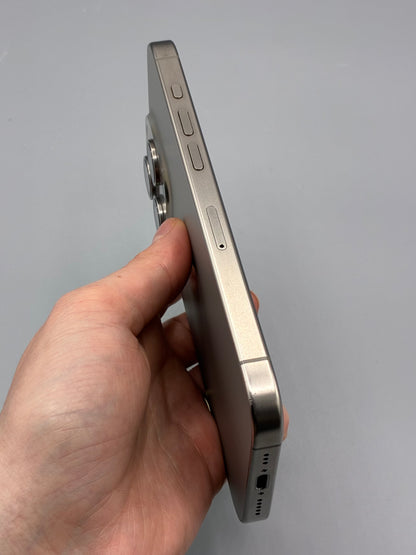 iPhone 15 Pro, 128 GB, Baterie 88%, Natural Titanium