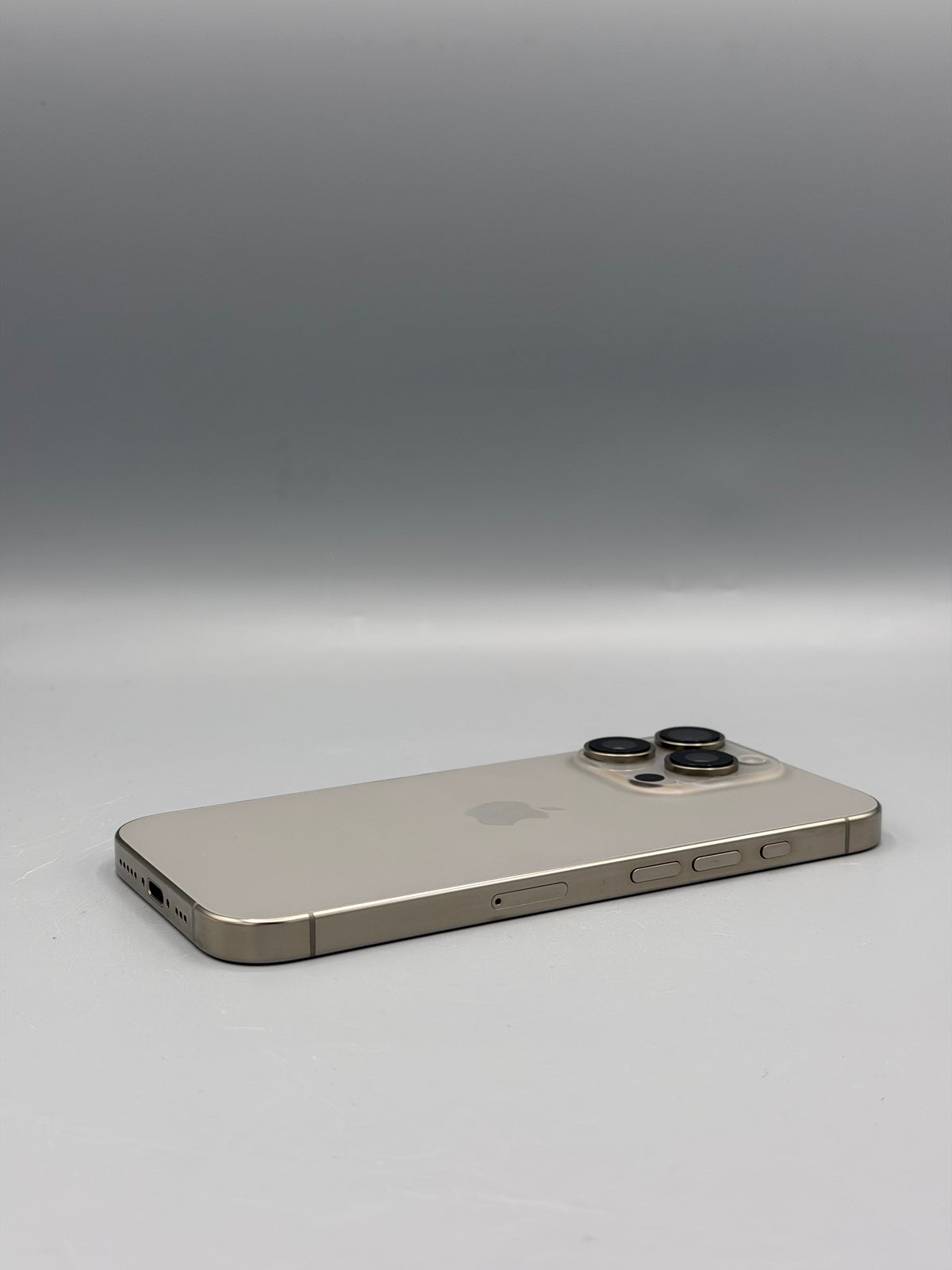 iPhone 16 Pro, 256 GB , Baterie 92%, 587 Cicluri, Natural Titanium