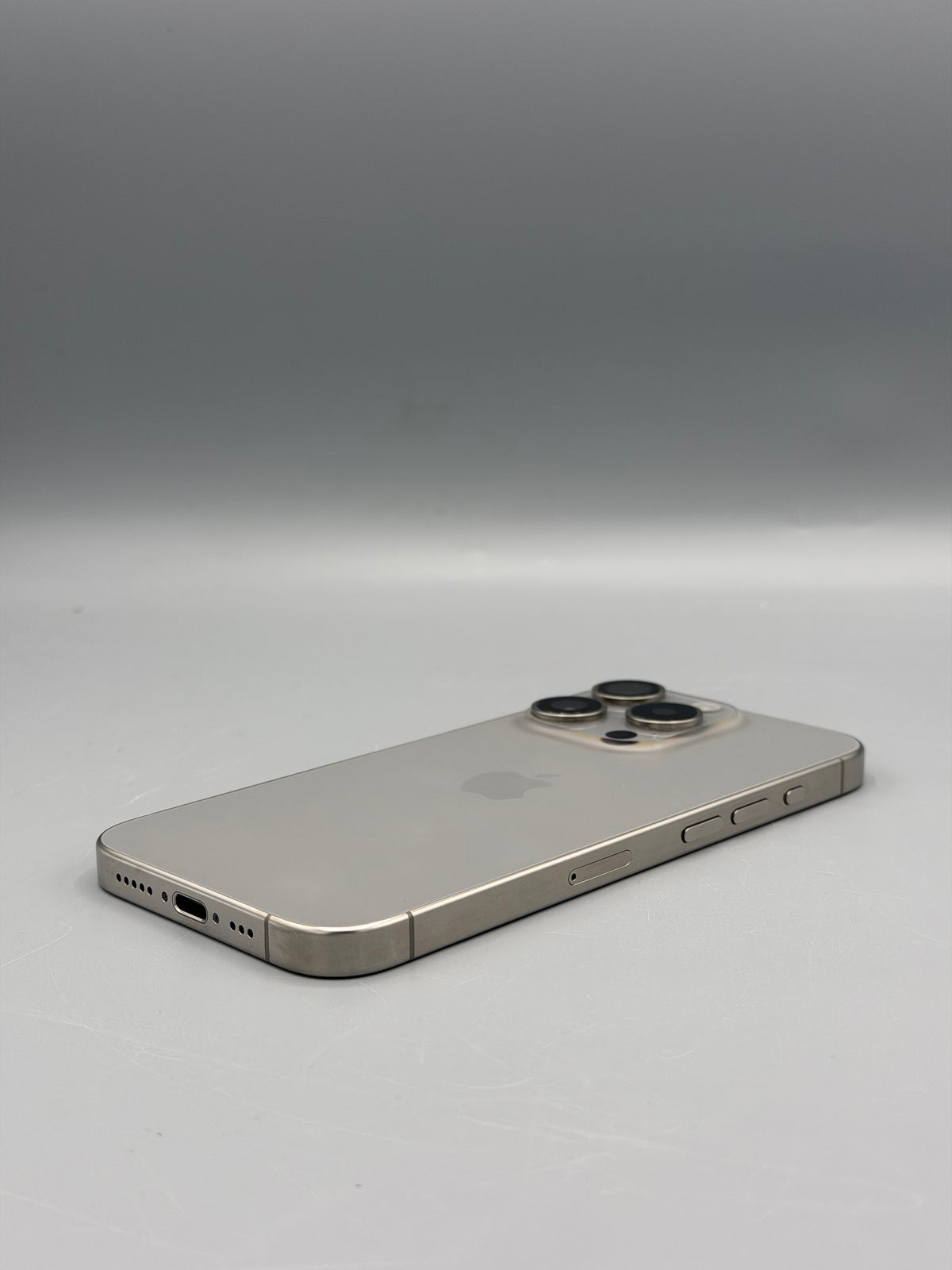 iPhone 15 Pro, 1 TB, Baterie 99% , 96 Cicluri, Natural Titanium
