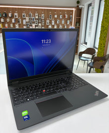 Laptop Lenovo ThinkPad P16v Gen 2 | Intel Core Ultra 7- 155H | 1 TB SSD | 32 GB RAM | Nvidia RTX A1000 6GB | An 2024 | Second-Hand