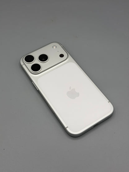 iPhone 17 Pro, 256 GB, Baterie 99%, 206 Cicluri, Silver