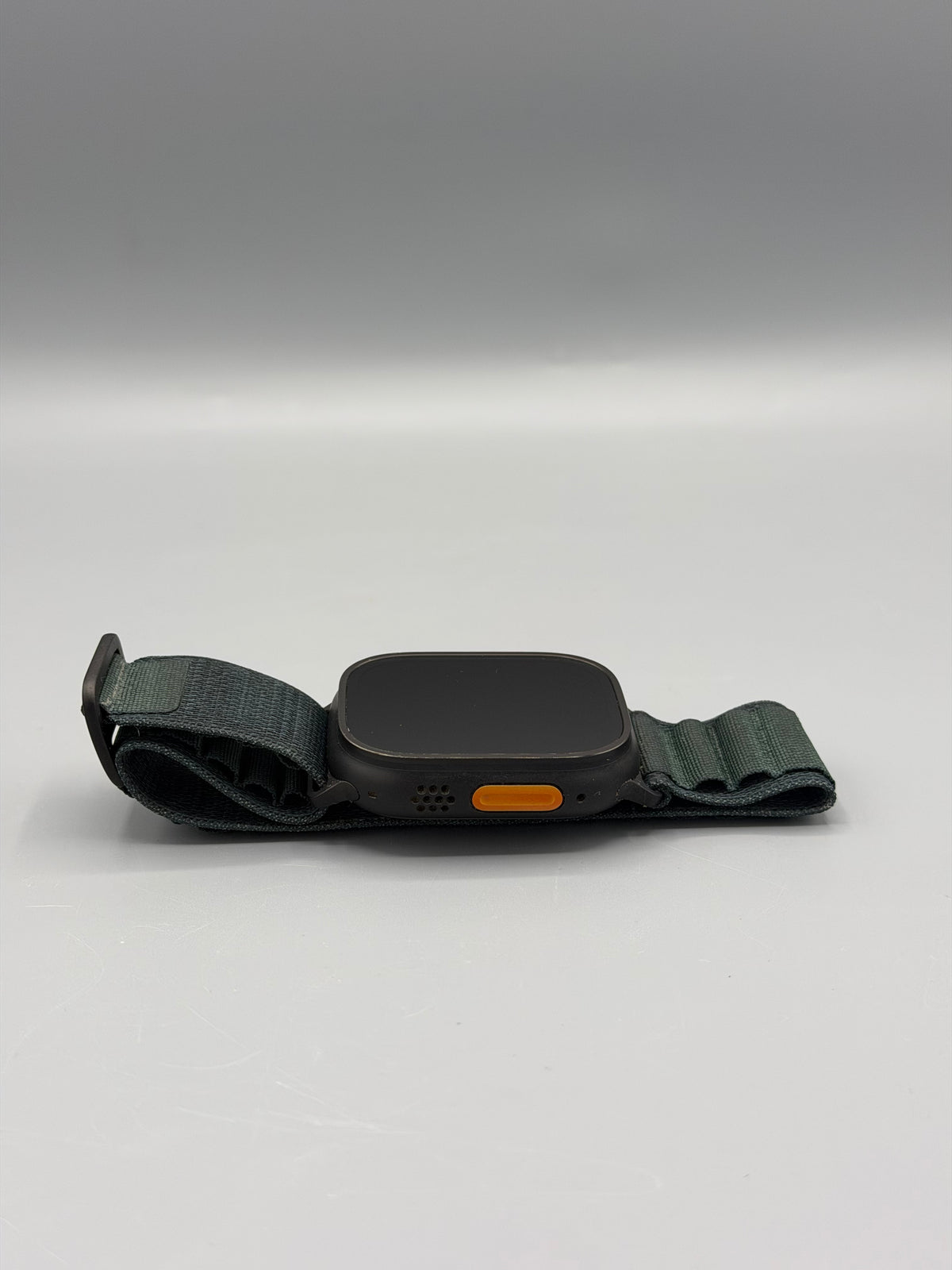 Apple Watch Ultra 2, GPS, Cellular, 49MM, Baterie 96%,Black Titanium, Curea Green Alpine