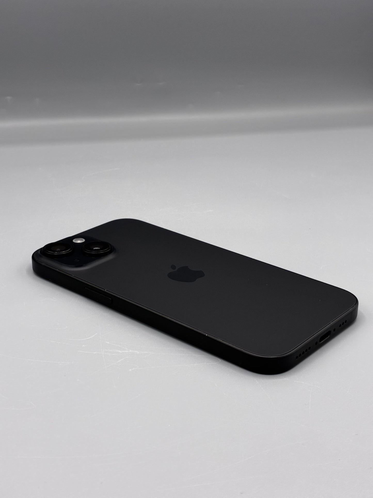 iPhone 15, 128 GB, Baterie 100%, Black