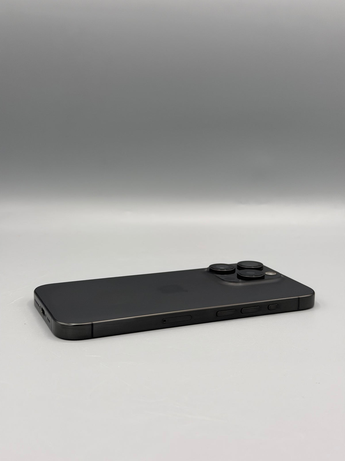iPhone 15 Pro, 128 GB, Baterie 93% , 288 Cicluri, Black Titanium