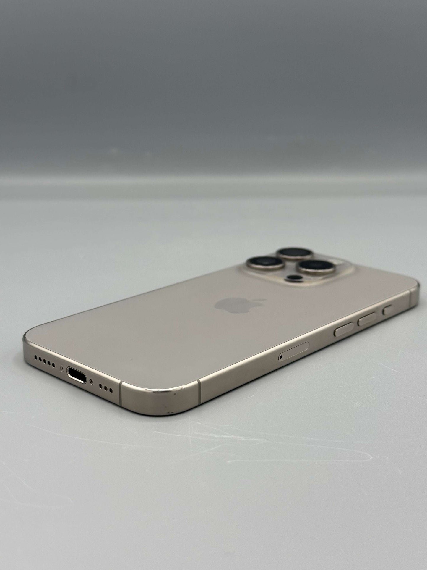 iPhone 15 Pro, 128 GB, Baterie 88%, 667 Cicluri, Natural Titanium