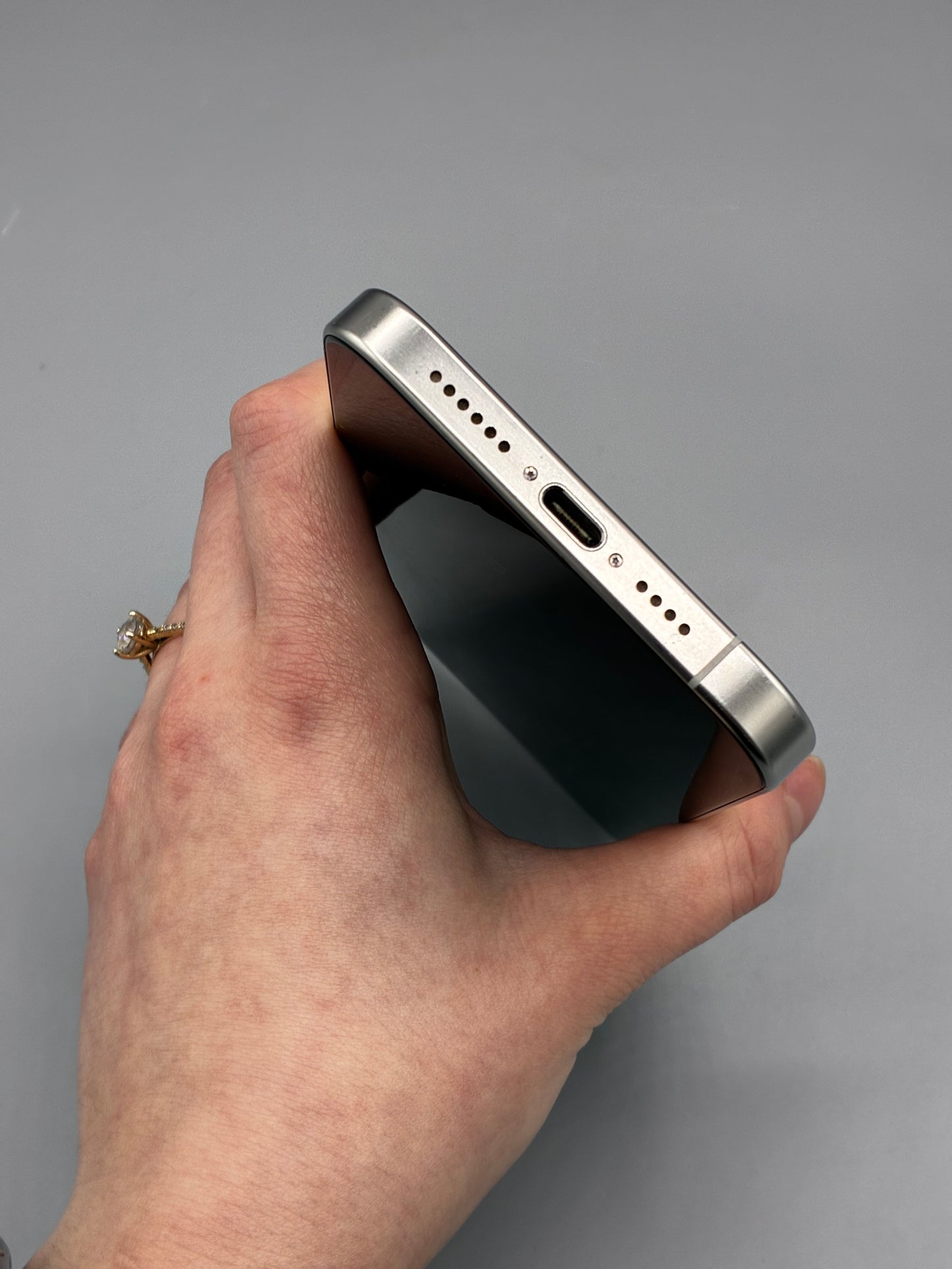 iPhone 15 Pro Max, 256 GB, Baterie 94%, White