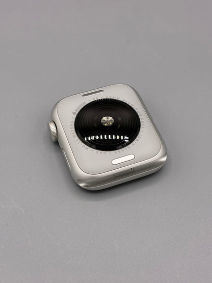 Apple Watch SE 2 (GPS), 40MM, Baterie 96%, Starlight