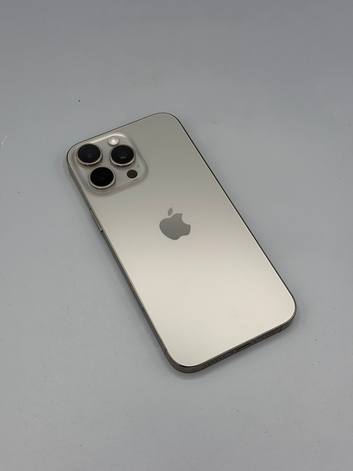 iPhone 16 Pro Max, 256 GB, Baterie 93%, 385 Cicluri, Natural Titanium