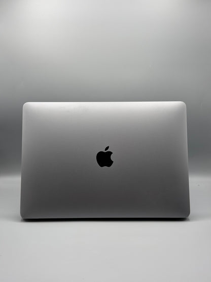 Macbook Air 13" / 2020  / M1 / 8 GB RAM / 250 GB SSD / 177 Cicluri / Silver