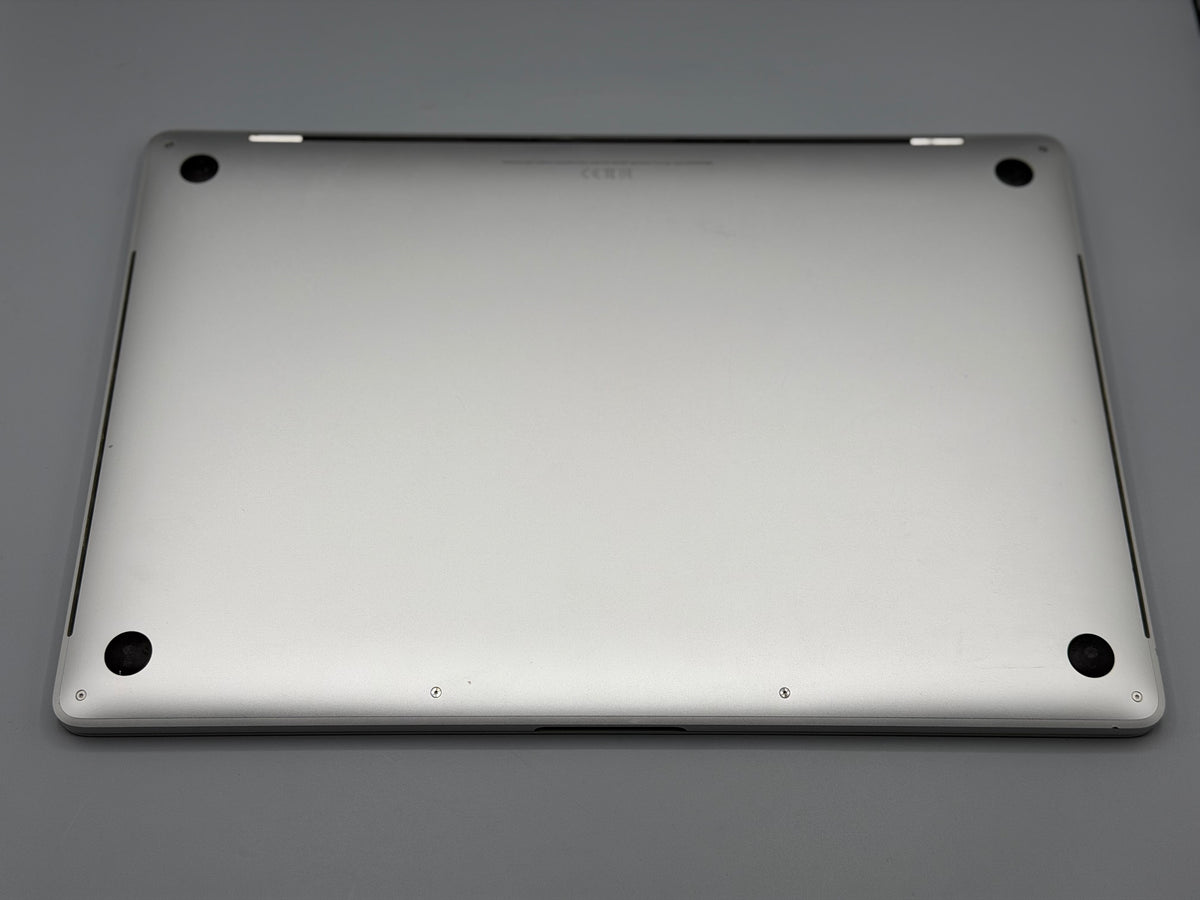 Macbook Pro 16" / 2019 / Touchbar / i7 / 16 GB RAM / 500 GB SSD / 321 Cicluri / Silver