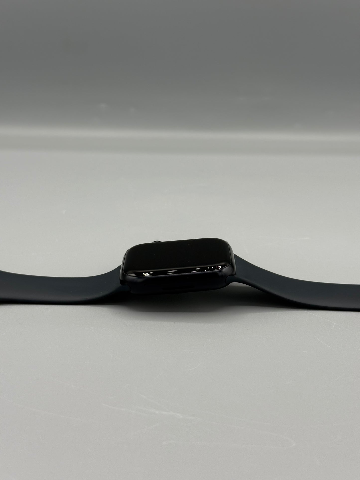 Apple Watch 9, GPS, Carcasa Midnight Aluminium 45mm, Midnight Sport Band - M/L, Baterie 100%