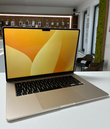 Laptop Apple MacBook Air 15" (2023), Procesor M2, 8 GB RAM, 256 GB SSD, 15 Cicluri, Starlight