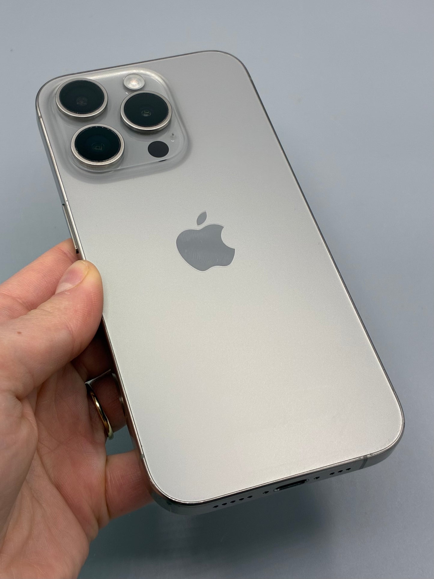 iPhone 15 Pro, 128 GB, Baterie 88%, Natural Titanium