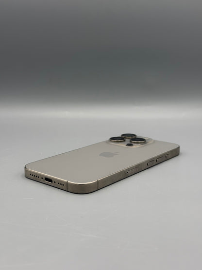 iPhone 15 Pro, 256 GB, Baterie 90% , 693 Cicluri, Natural Titanium