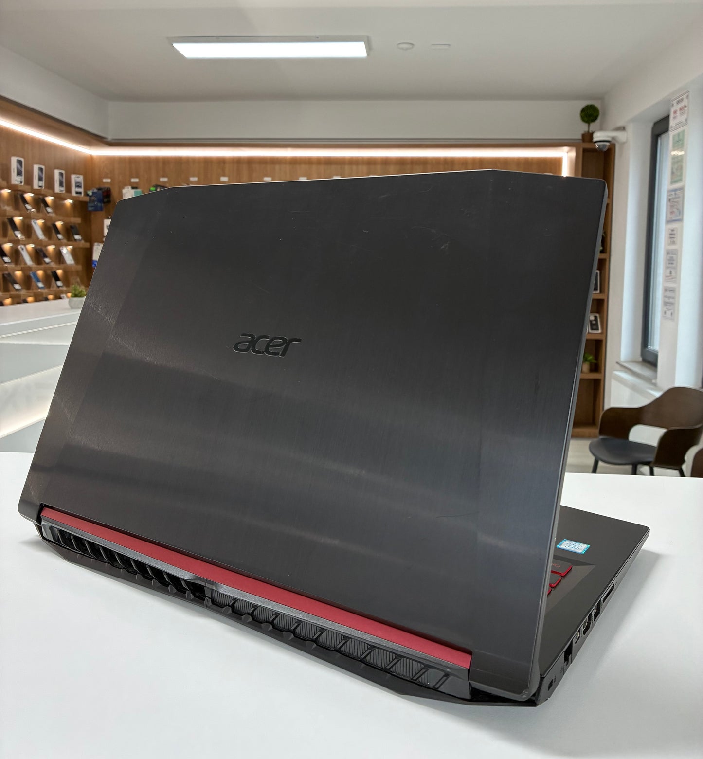 Laptop Gaming Acer Nitro AN515-51, i7-7700HQ, 16 GB RAM, 256 GB SSD, 15.6", Windows 10 Pro, Incarcator, Nu tine bateria