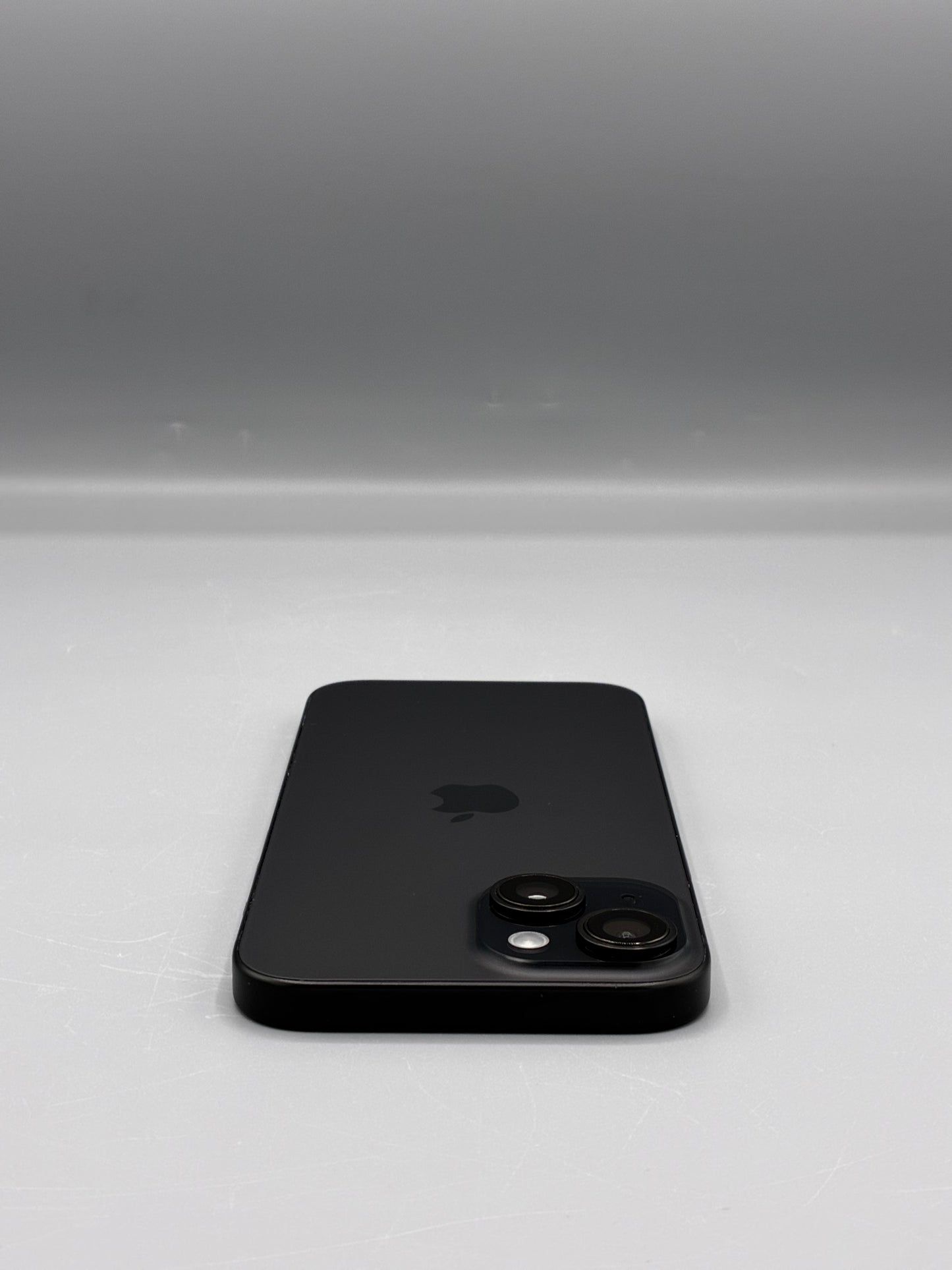 iPhone 15, 128 GB, Baterie 100%, Black