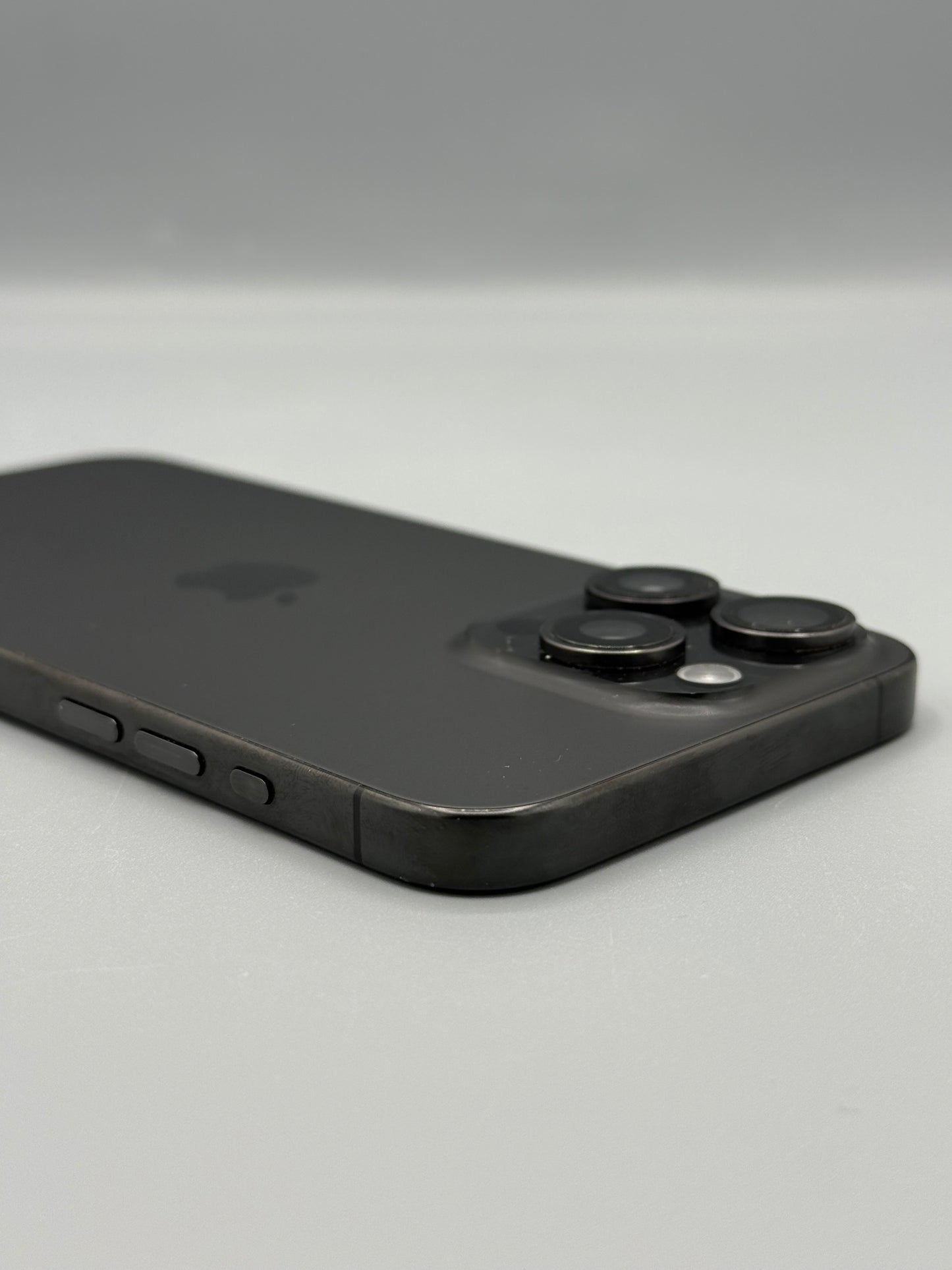 iPhone 15 Pro Max, 256 GB, Baterie 89%, Black Titanium