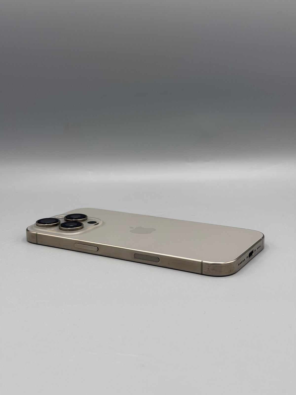iPhone 16 Pro, 256 GB , Baterie 92%, 587 Cicluri, Natural Titanium