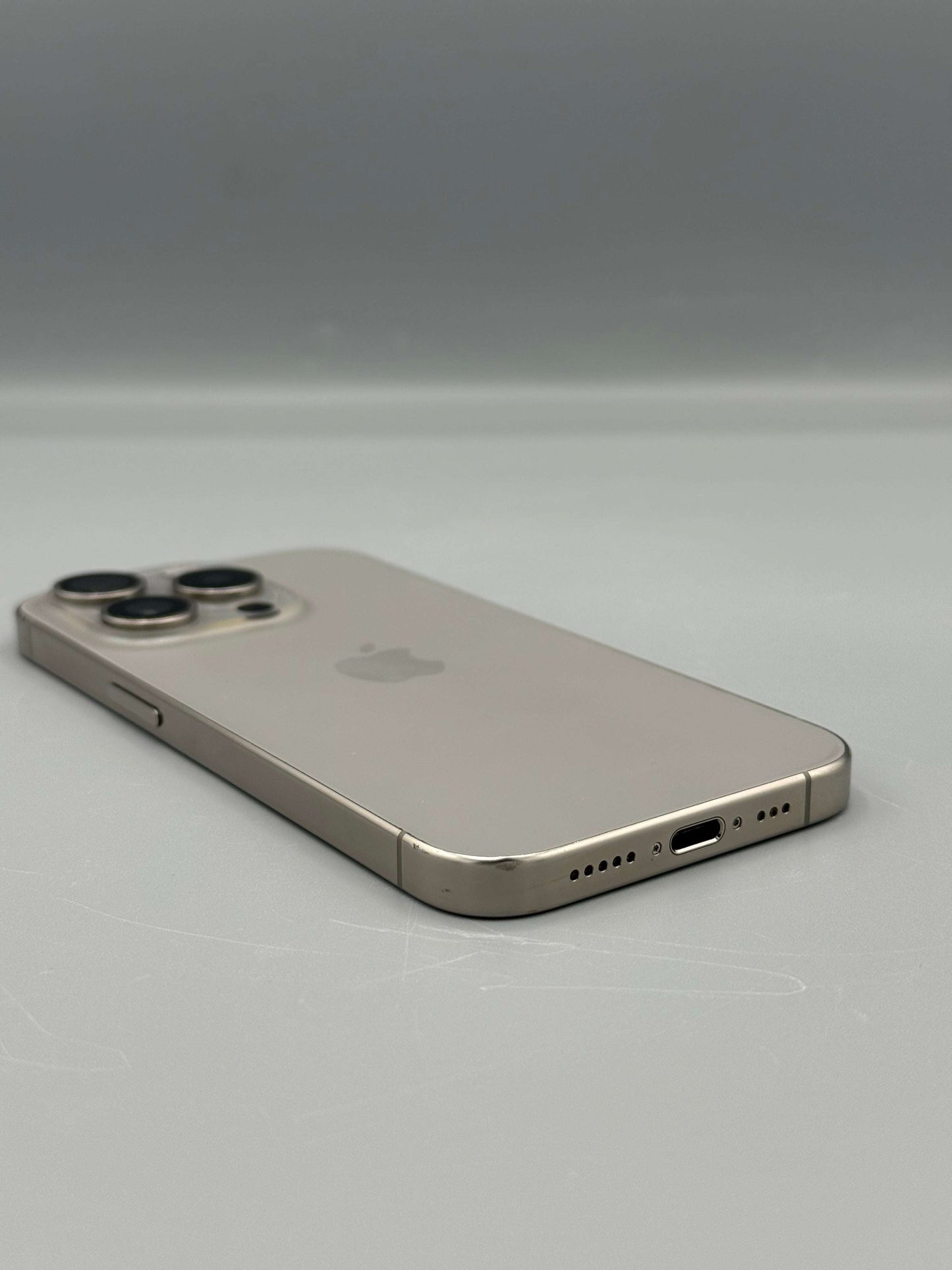 iPhone 15 Pro, 128 GB, Baterie 88%, 667 Cicluri, Natural Titanium