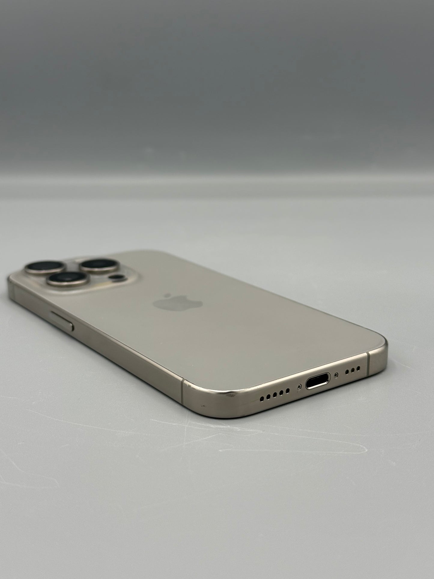 iPhone 15 Pro, 128 GB, Baterie 88%, 667 Cicluri, Natural Titanium