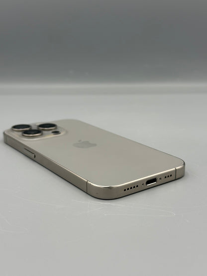 iPhone 15 Pro, 128 GB, Baterie 88%, 667 Cicluri, Natural Titanium