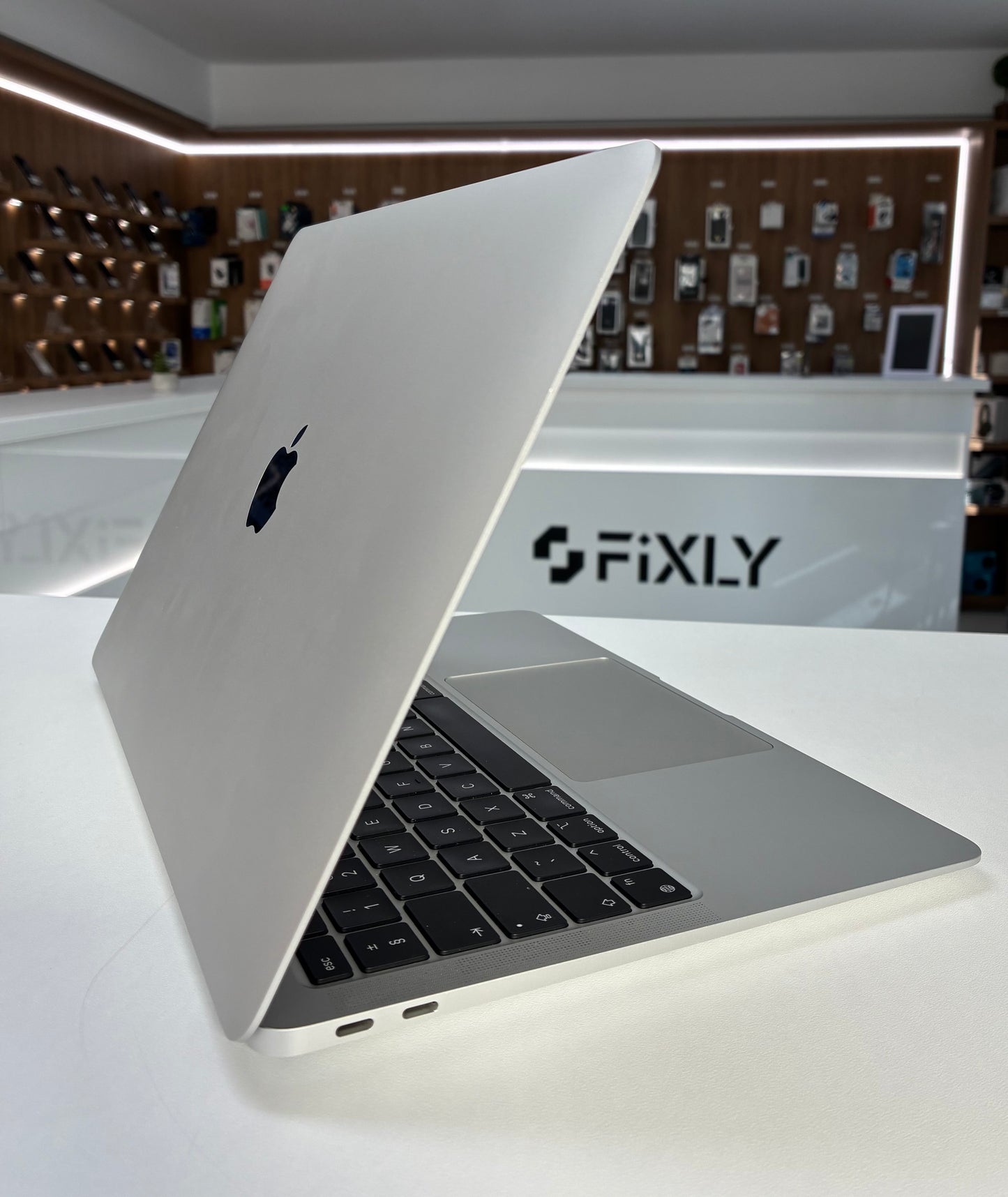 MacBook Air 13" (M1) 2020, 8 GB RAM, 256 GB, Space Gray