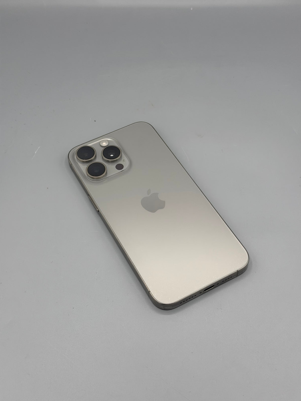iPhone 15 Pro Max, 256 GB, Baterie 91%,395 Cicluri, Natural Titanium