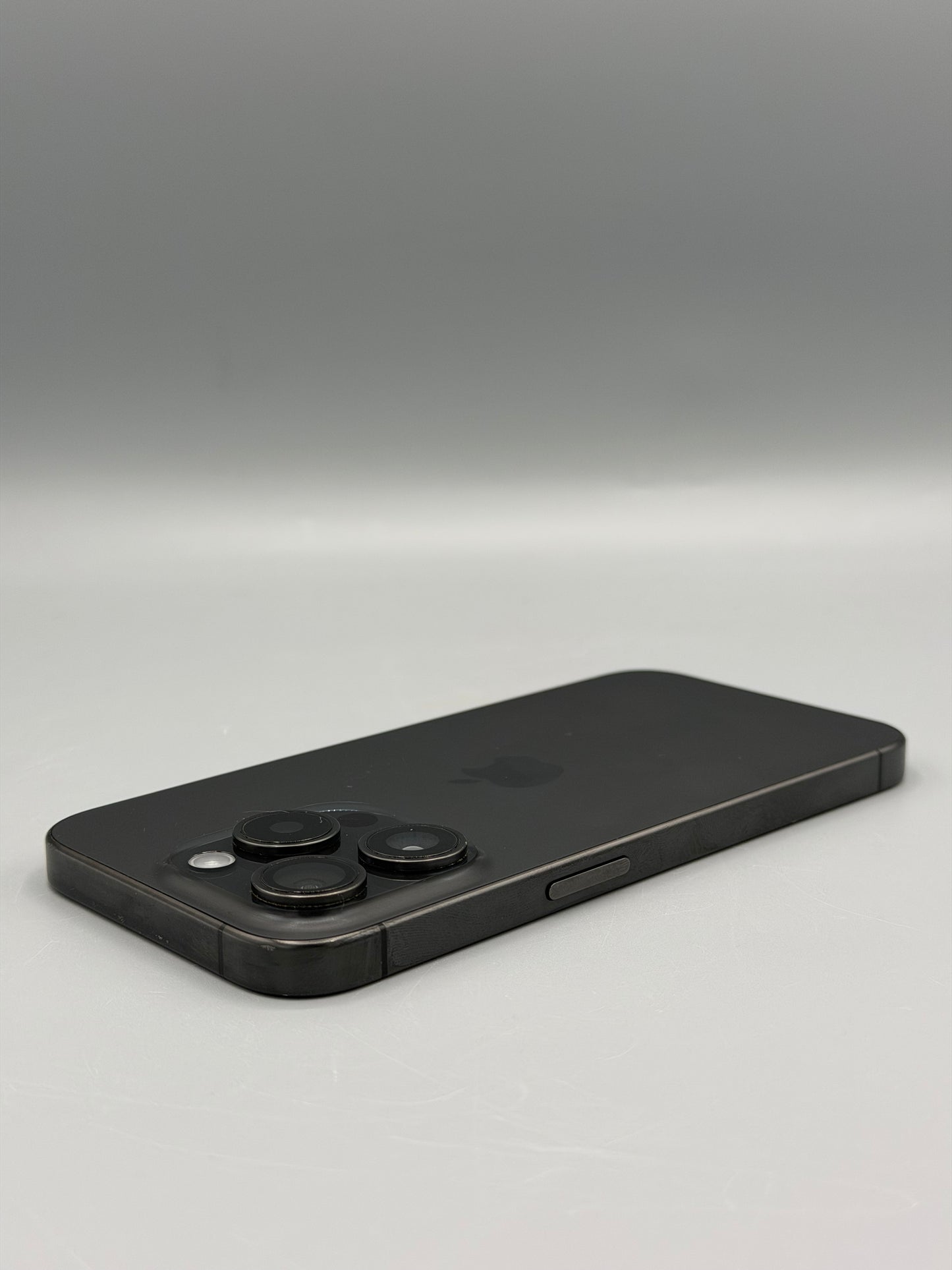 iPhone 15 Pro, 128 GB, Baterie 98% , 213 Cicluri, Black Titanium