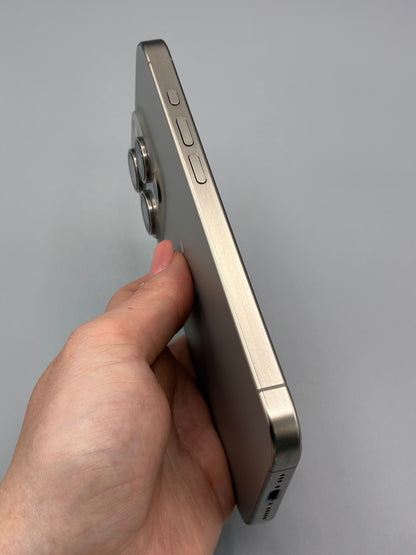 iPhone 15 Pro, 256 GB, Baterie 100%, eSIM, Natural Titanium