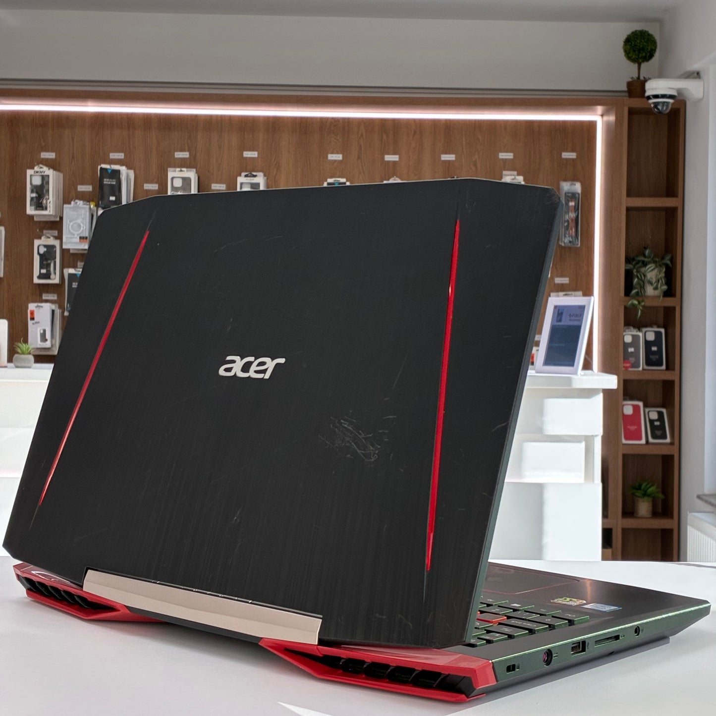 Acer Aspire VX 15, i7 7700HQ, 16 GB RAM DDR4, 512 GB SSD, 15.6", Windows 10, Nu tine bateria