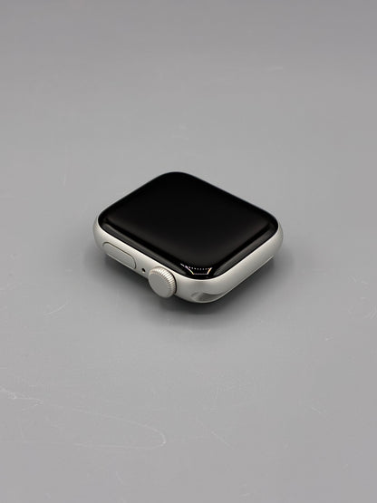 Apple Watch SE 2 (GPS), 40MM, Baterie 96%, Starlight