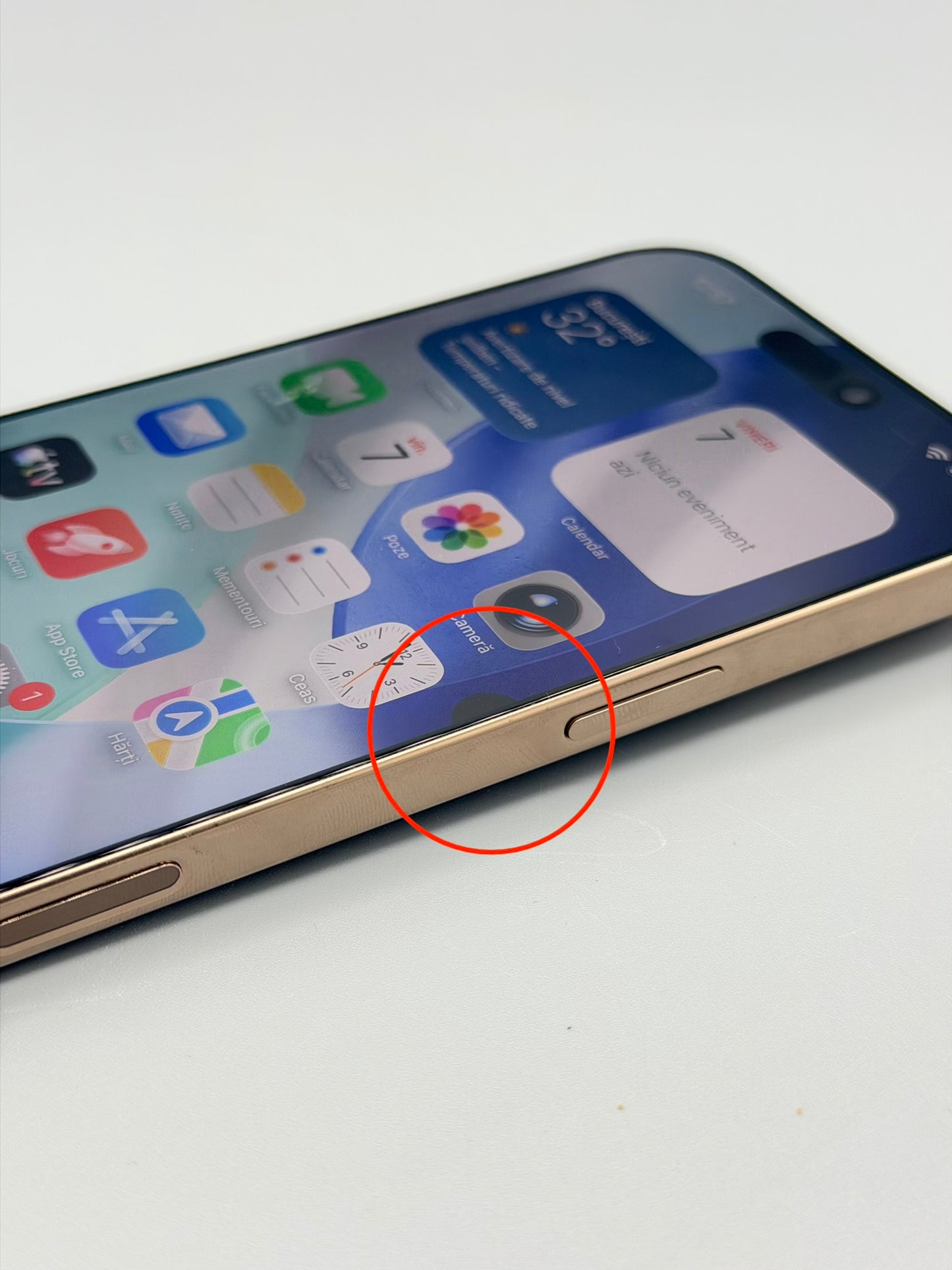 iPhone 16 Pro Max, 256 GB, Pata ecran , Baterie 86%, 728 Cicluri,  Desert Titanium