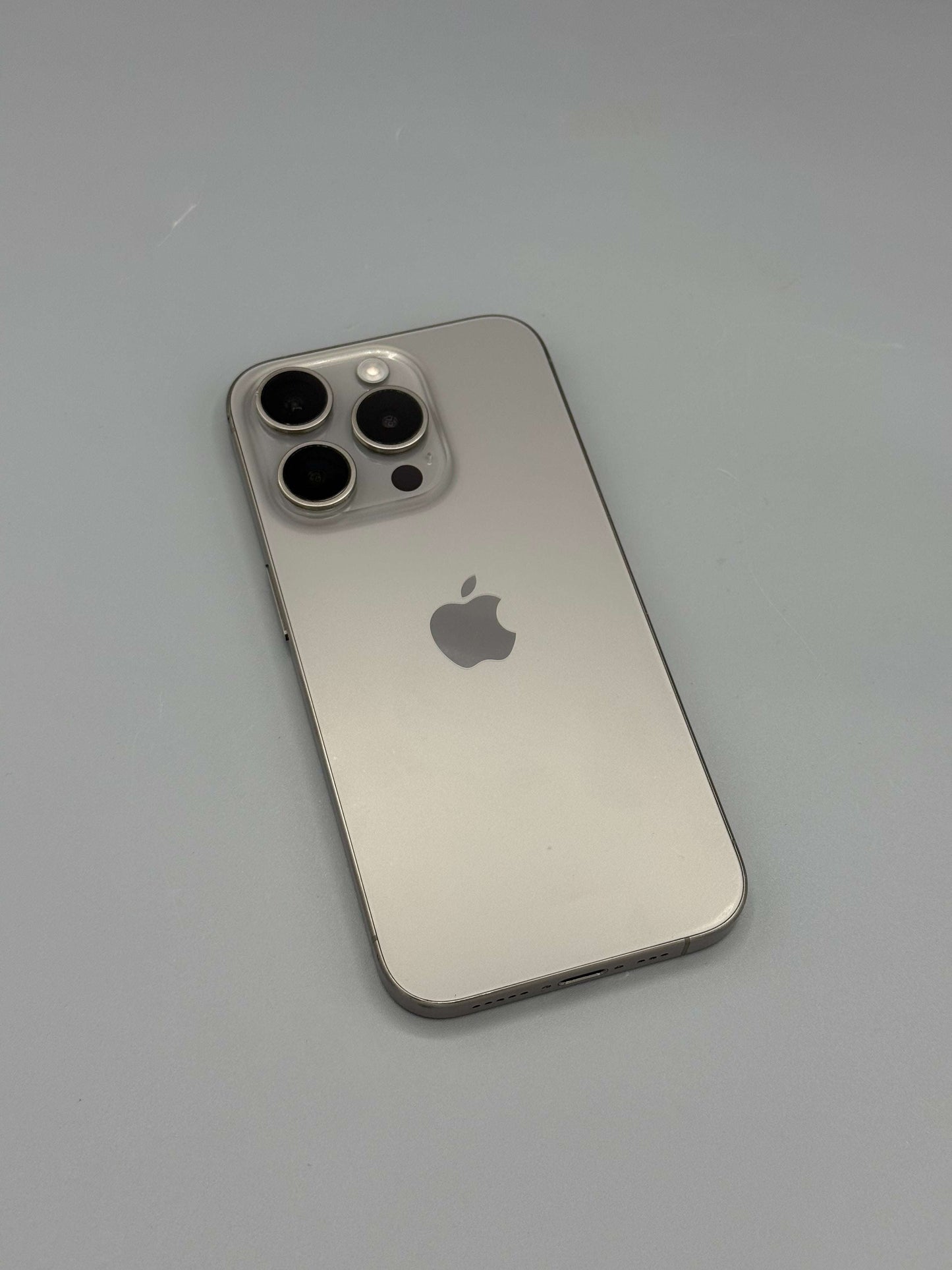 iPhone 15 Pro, 128 GB, Baterie 88%, 667 Cicluri, Natural Titanium