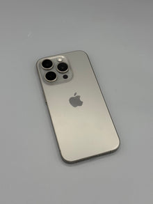 iPhone 15 Pro, 128 GB, Baterie 88%, 667 Cicluri, Natural Titanium
