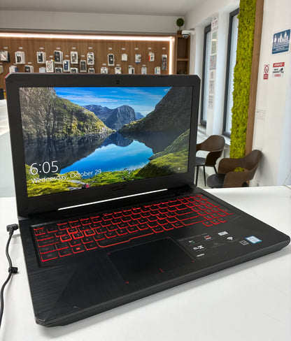 Laptop Gaming Asus TUF FX504G, i5-8300H, 16 GB RAM, 256 GB SSD, 15.6", Windows 10, Incarcator