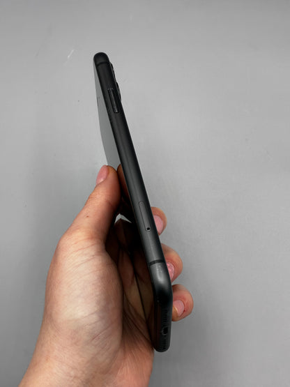 iPhone 11, 64 GB, Baterie 100%, Black