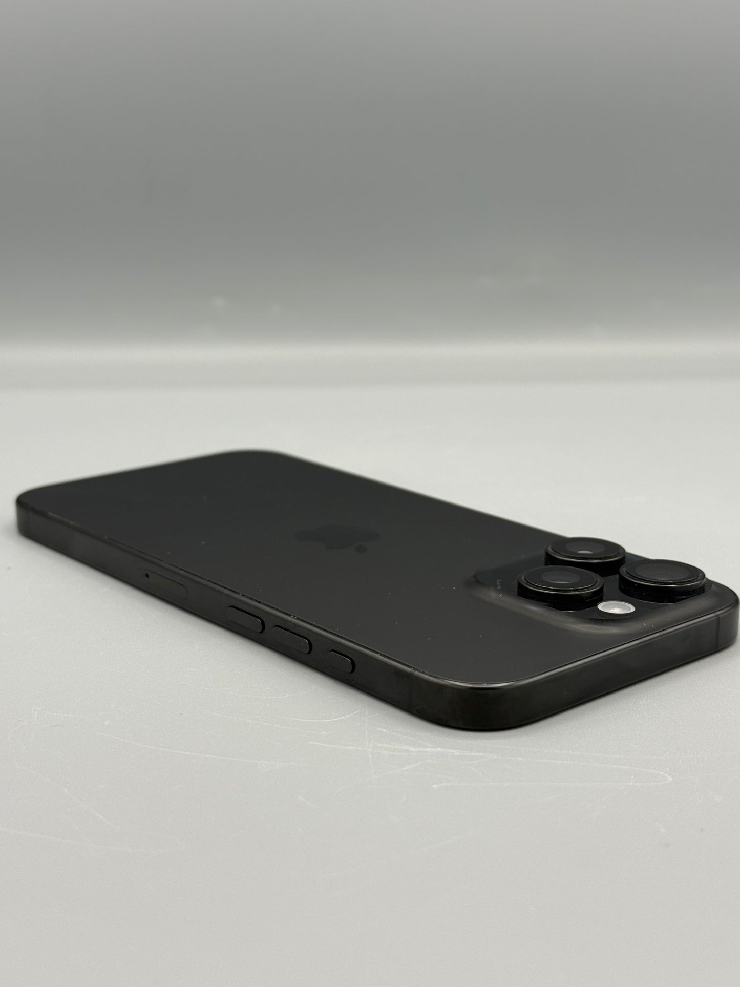 iPhone 16 Pro Max | 1 TB | Baterie 93% | 375 Cicluri | Black Titanium