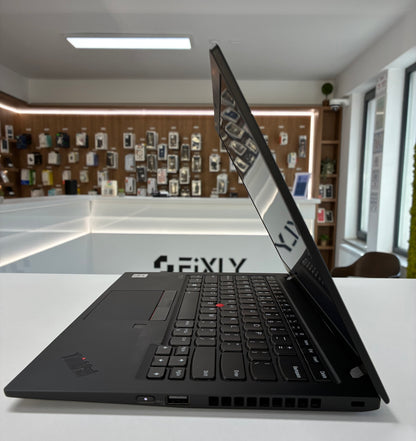 Laptop Lenovo ThinkPad X1 Carbon, Intel Core i5-10210U, 0 Cicluri, 14", 16GB RAM, 512GB SSD, Negru