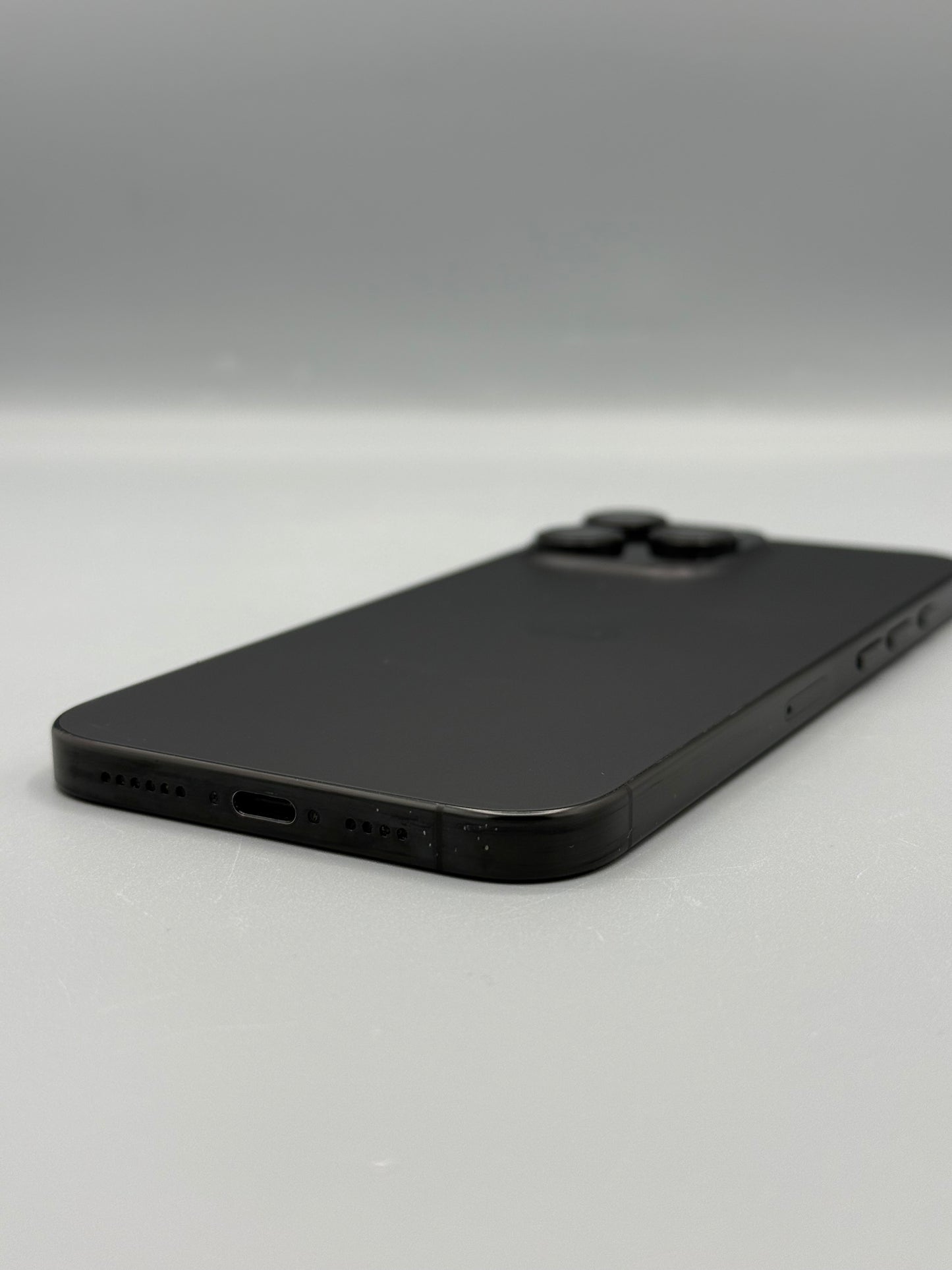 iPhone 16 Pro Max, 256 GB, Baterie 100%, 202 Cicluri, Black Titanium