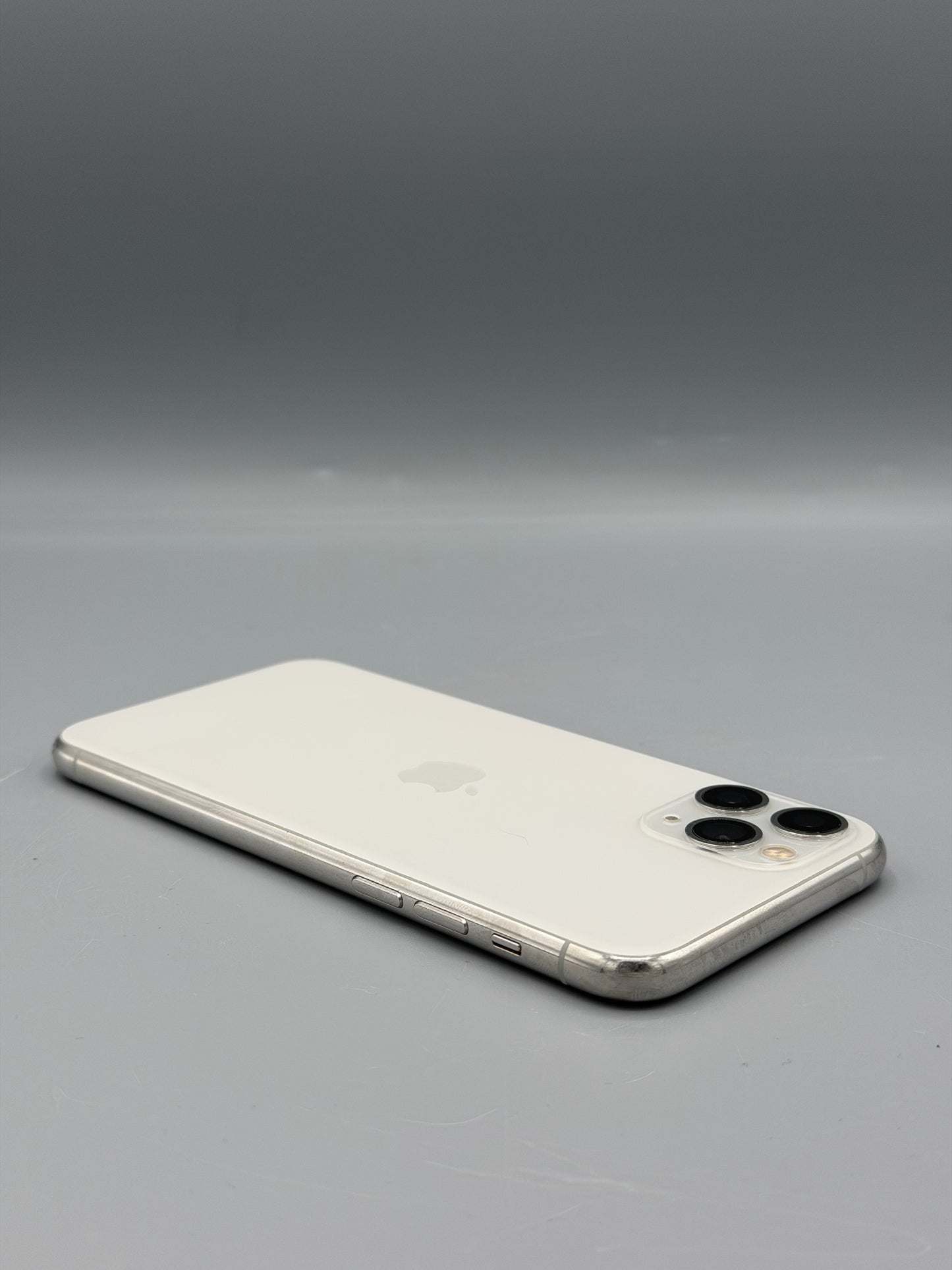 iPhone 11 Pro, 64 GB, Baterie 100% Alb